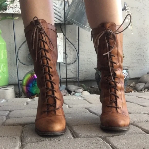 COPY - Ugg leather lace up boots - Picture 7 of 8
